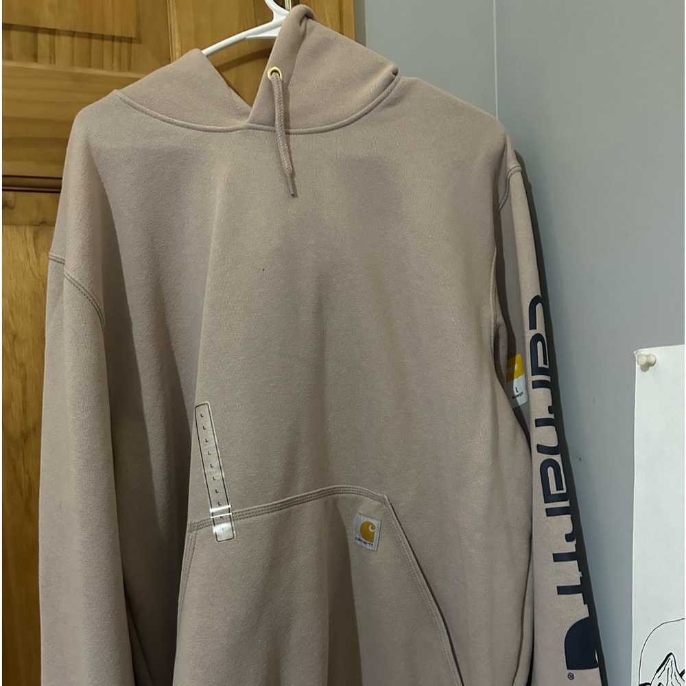 brand new carhartt sweatshirt
size large
loose fit